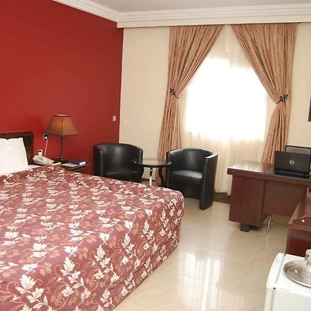 Agura Hotel Абуджа Екстер'єр фото