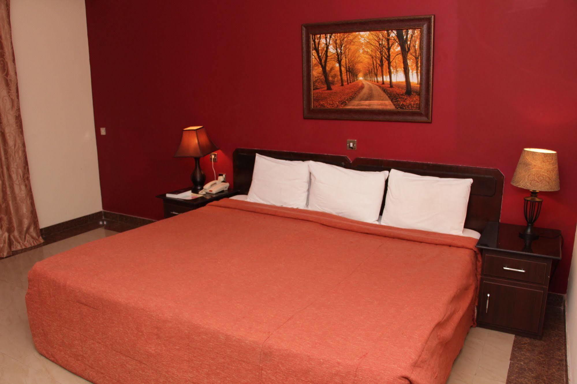 Agura Hotel Абуджа Екстер'єр фото