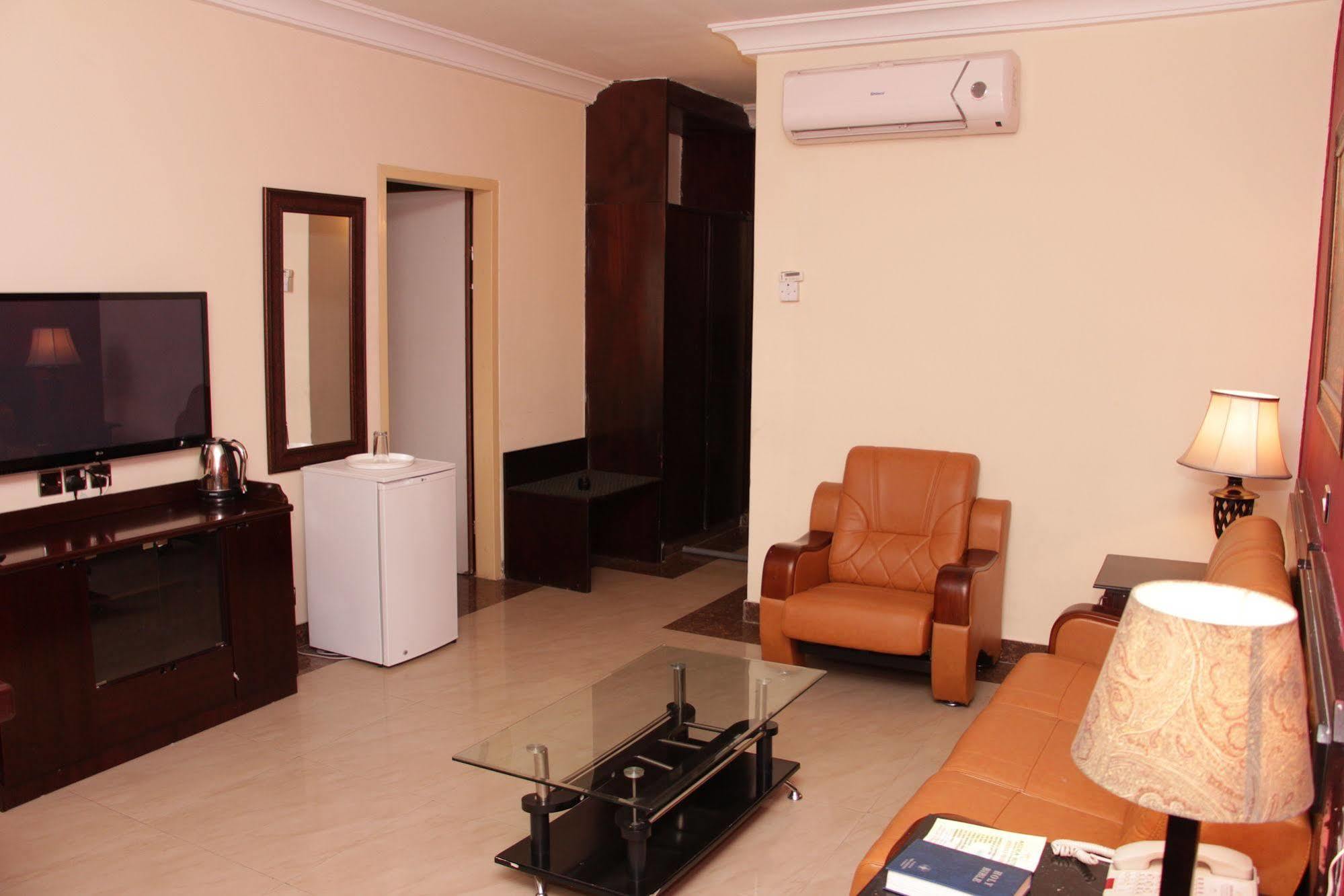 Agura Hotel Абуджа Екстер'єр фото